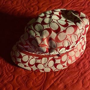 Bucket hat non authentic Coach hat
